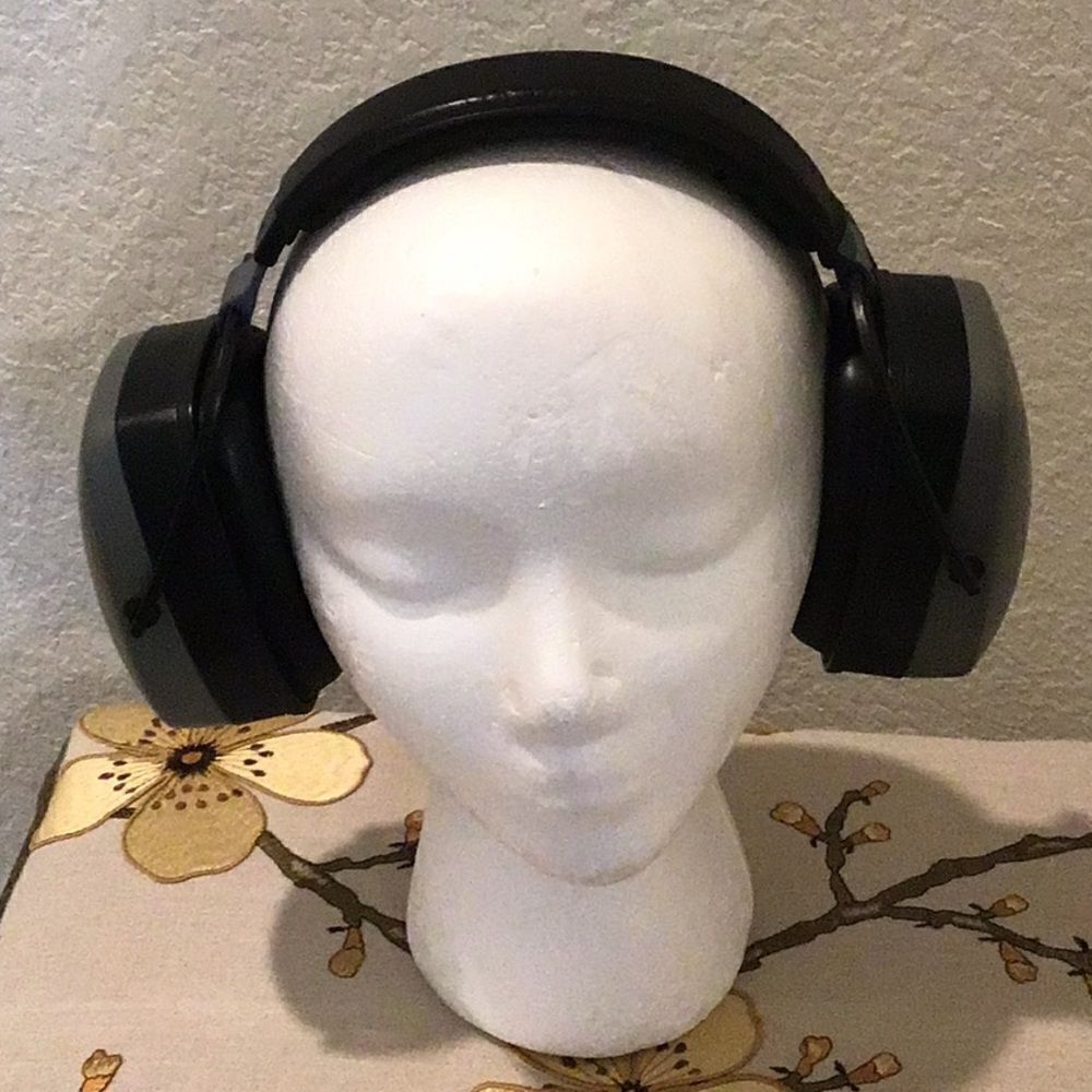 Howard Leigh’s Vintage Thunder 29 Hearing Protection Ear Muffs Noise Reduction
